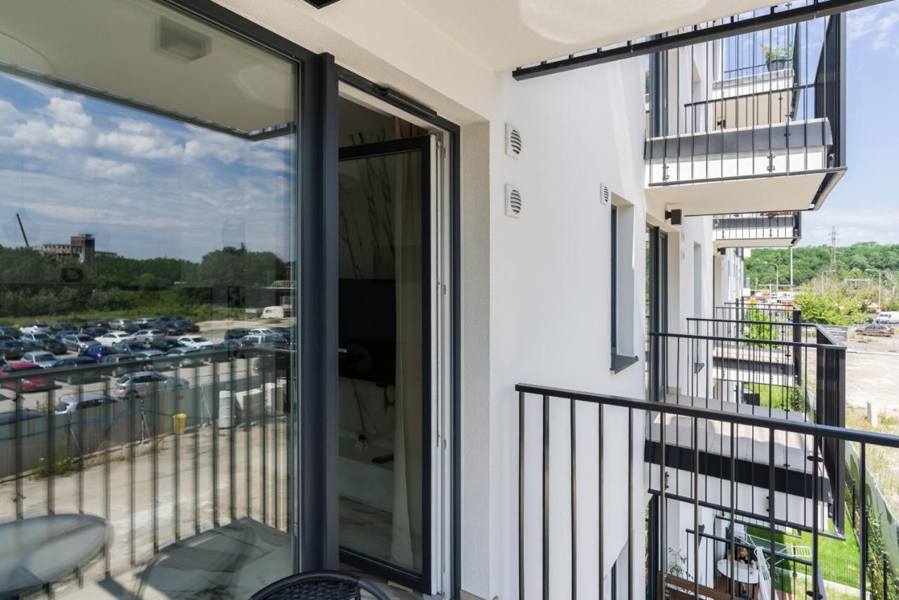 Esencja Apartments With Free Parking Garbary 104 By Noclegi Renters พอซนาน ภายนอก รูปภาพ