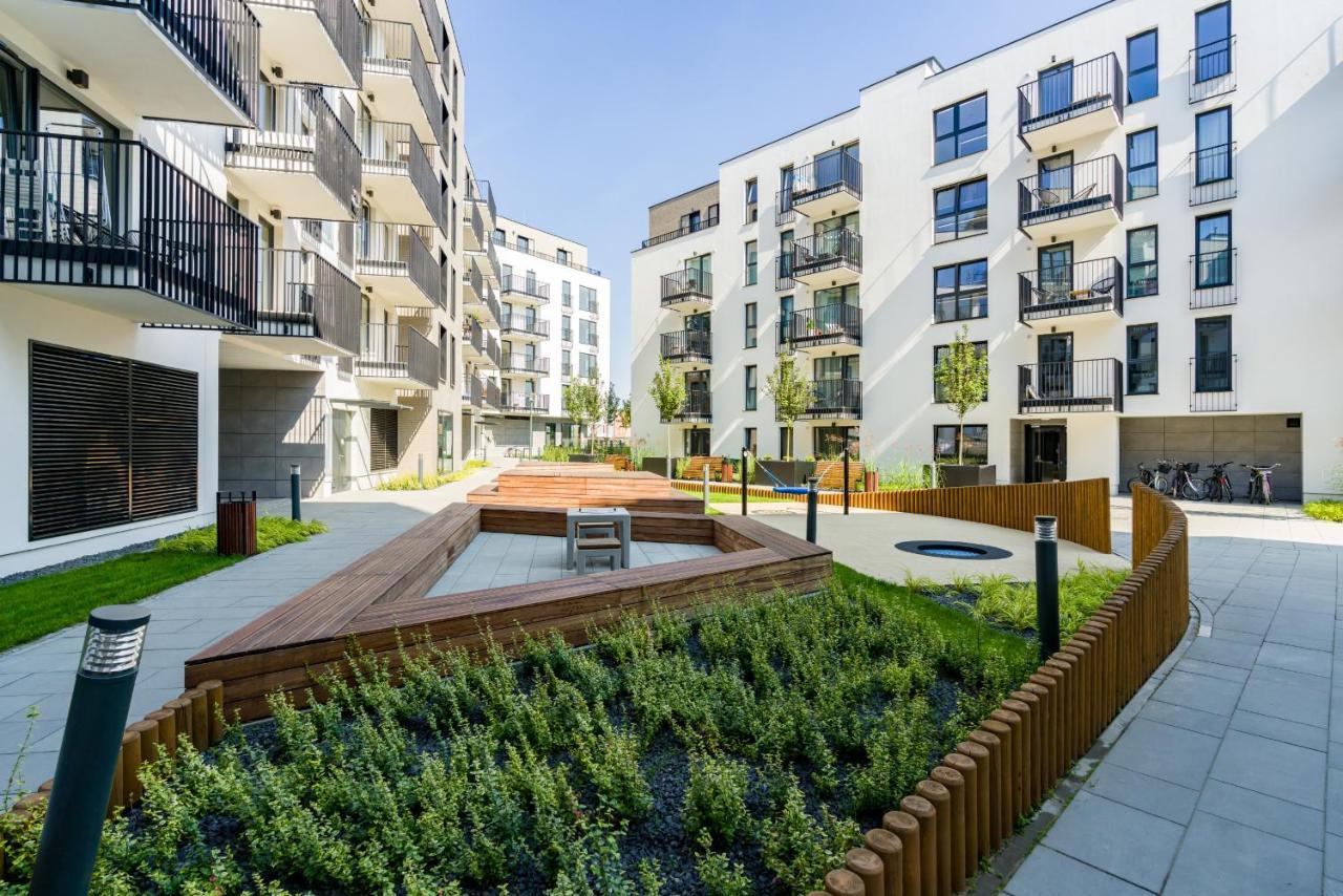 Esencja Apartments With Free Parking Garbary 104 By Noclegi Renters พอซนาน ภายนอก รูปภาพ