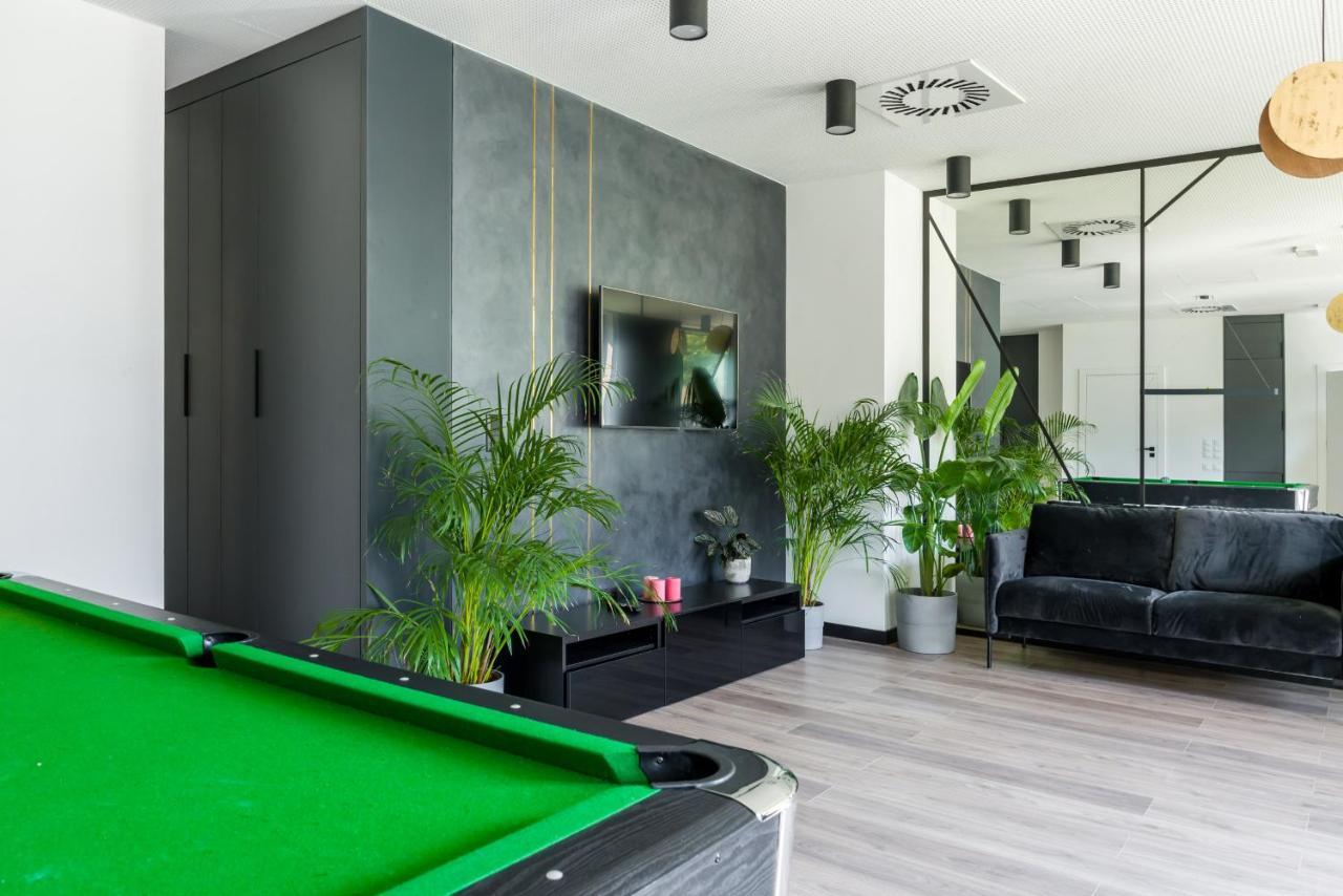 Esencja Apartments With Free Parking Garbary 104 By Noclegi Renters พอซนาน ภายนอก รูปภาพ