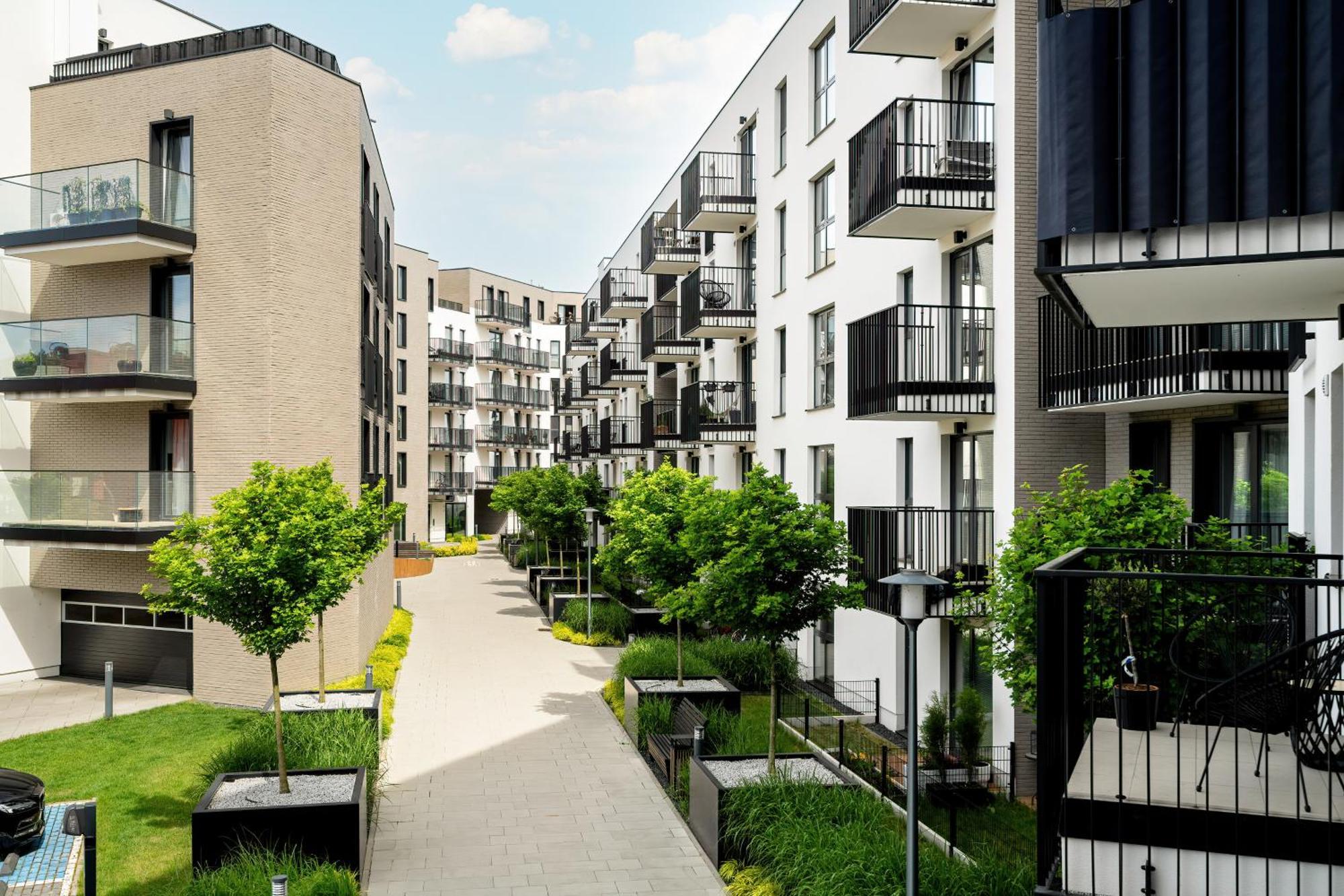 Esencja Apartments With Free Parking Garbary 104 By Noclegi Renters พอซนาน ภายนอก รูปภาพ