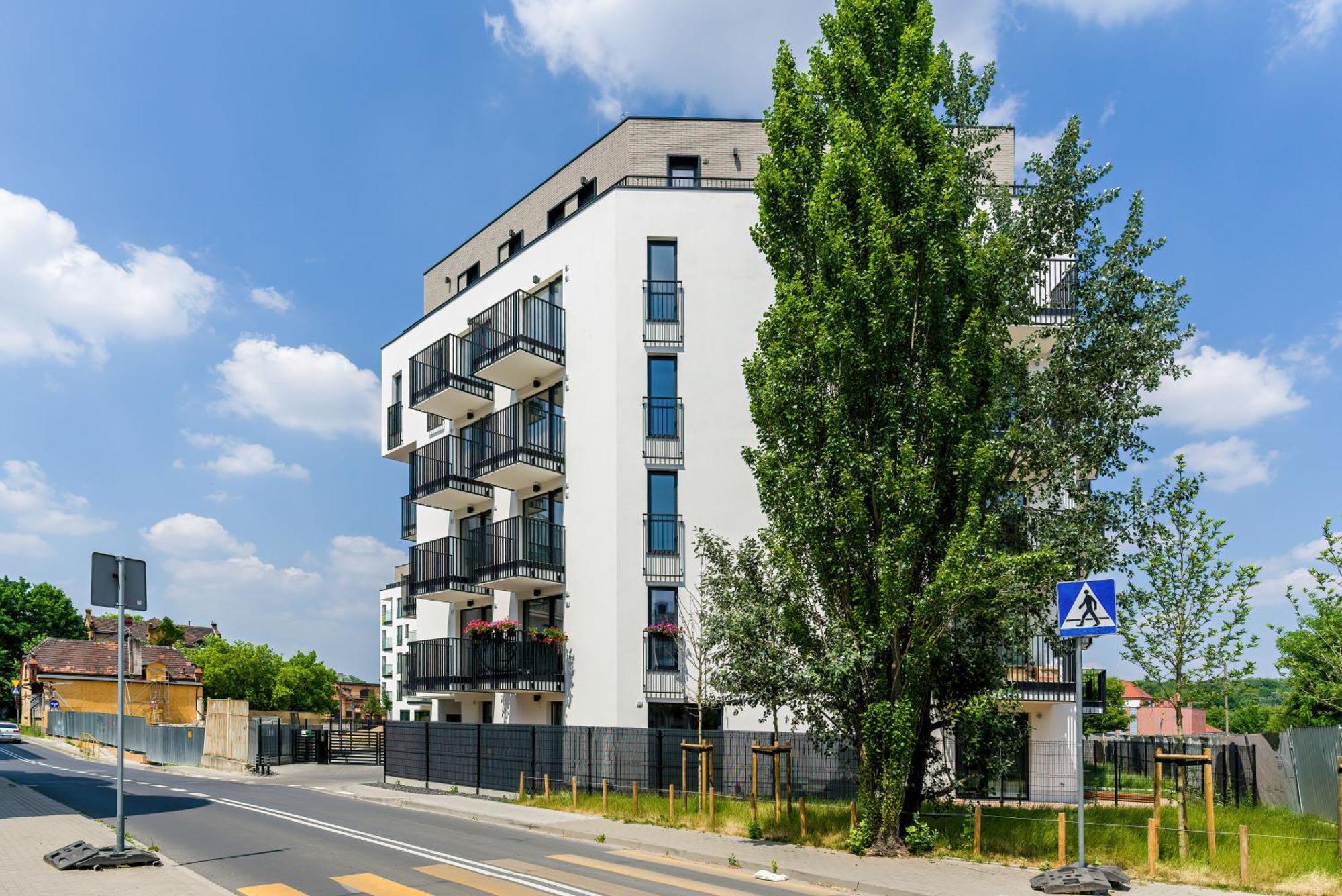 Esencja Apartments With Free Parking Garbary 104 By Noclegi Renters พอซนาน ภายนอก รูปภาพ