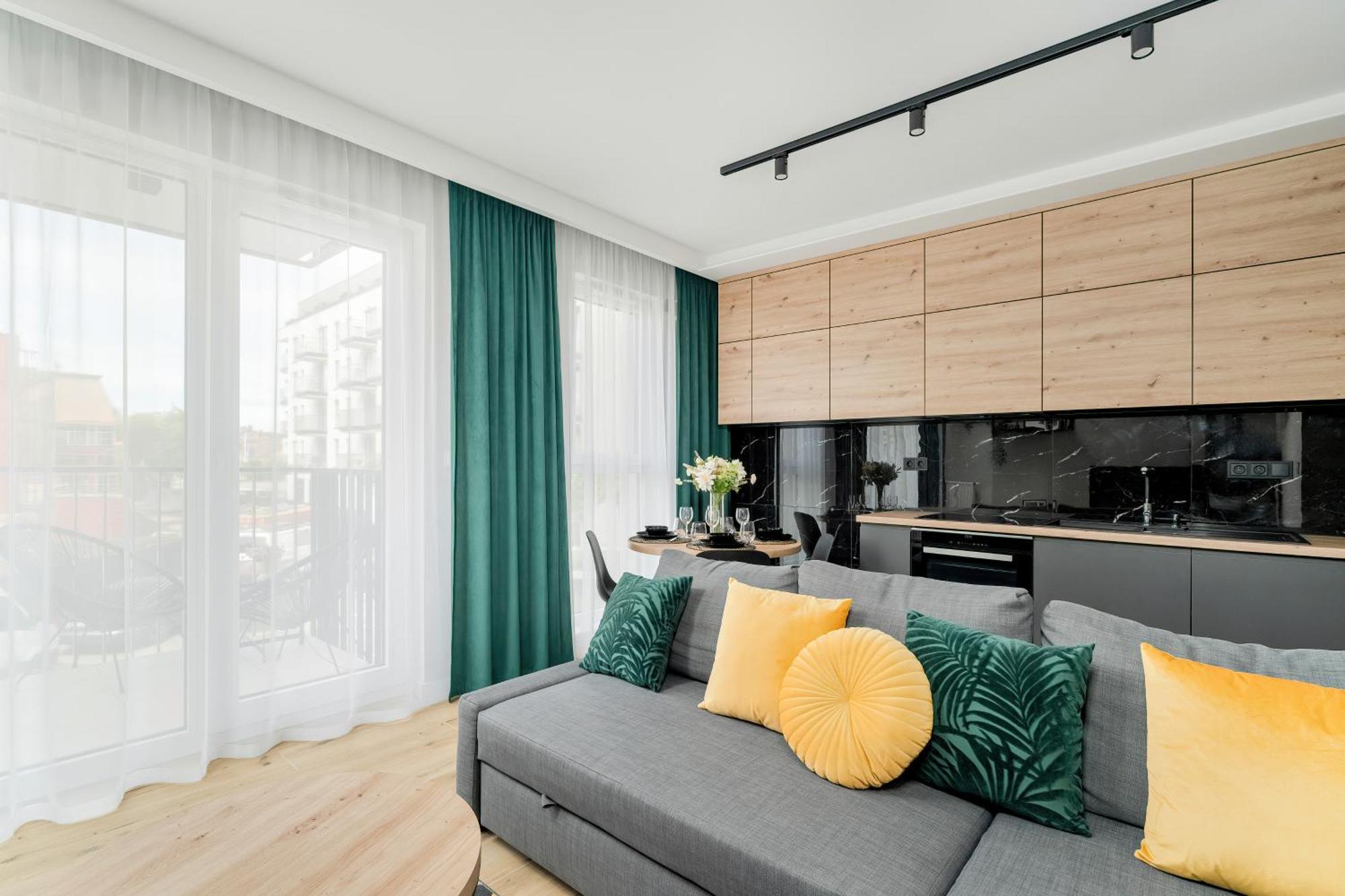 Esencja Apartments With Free Parking Garbary 104 By Noclegi Renters พอซนาน ภายนอก รูปภาพ