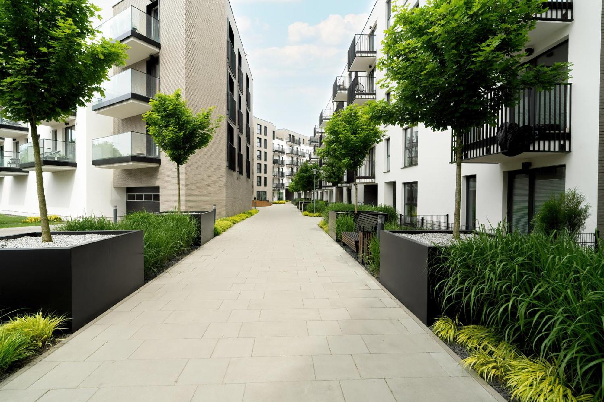 Esencja Apartments With Free Parking Garbary 104 By Noclegi Renters พอซนาน ภายนอก รูปภาพ