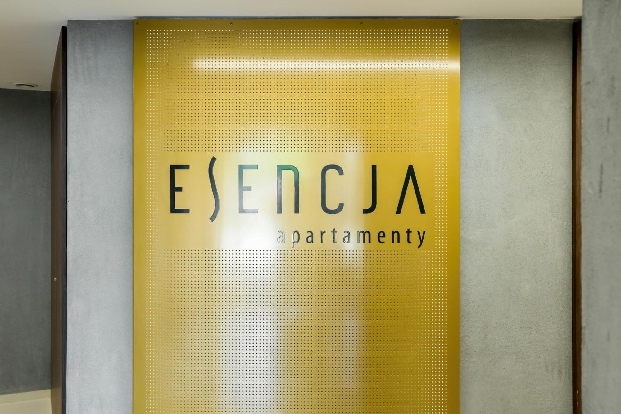 Esencja Apartments With Free Parking Garbary 104 By Noclegi Renters พอซนาน ภายนอก รูปภาพ